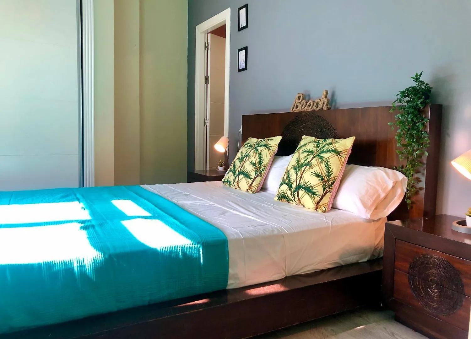 Gatu Premium Atico Caleta , Preferente Mayores De 25 Anos Y Familias Cadiz Spain
